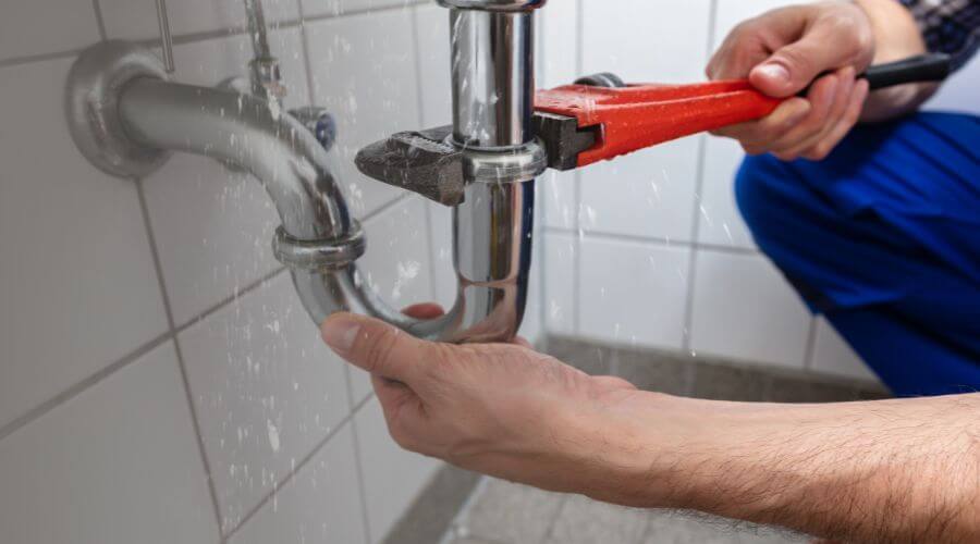 Expert burst pipe repair services in Cazenovia, WI